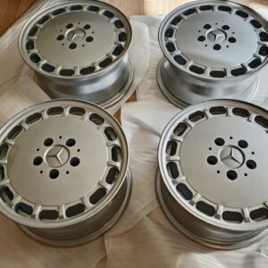 OEM Mercedes-Benz Gullideckel W201 2.3-16v/Sportline Wheels